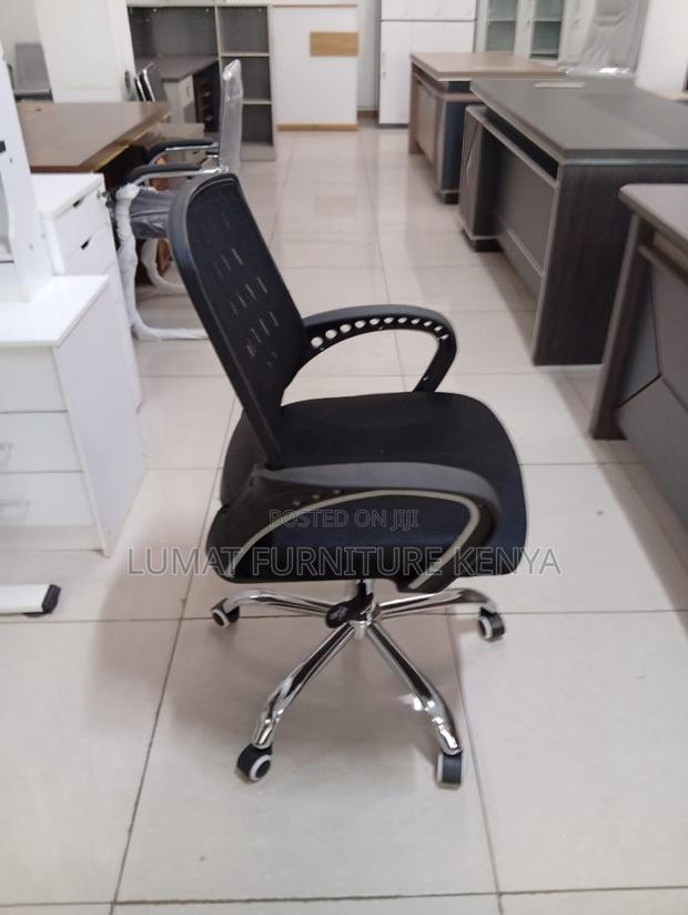 Sturdy Mesh Swivel Chair - thumbnail 3