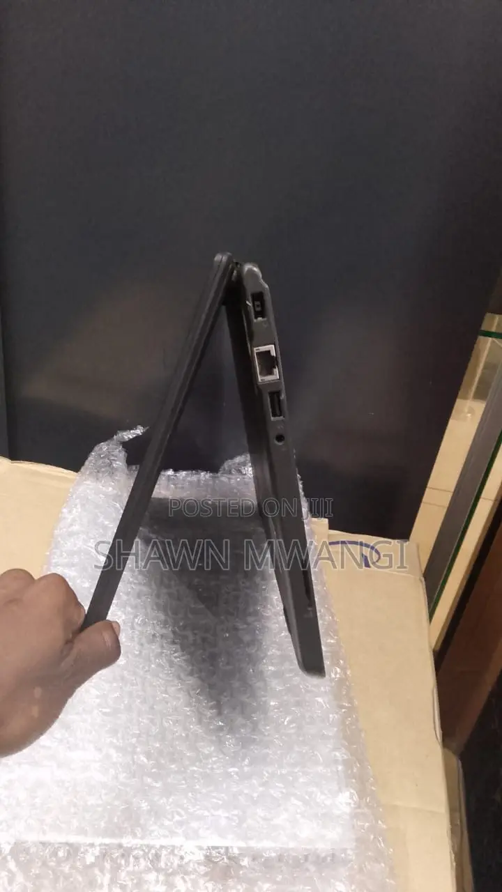Laptop Lenovo ThinkPad 11e 4GB Intel Celeron SSD 128GB