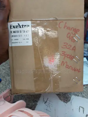 Manual Changeover Switch, Specifically Exextra Lw26dzs-32a/3p Model.