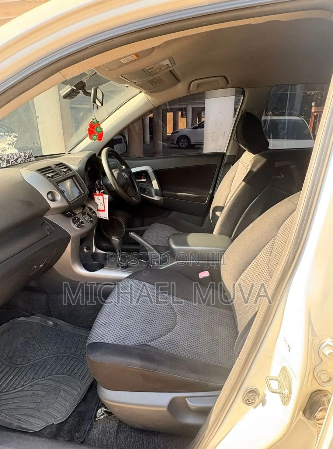 Toyota RAV4 2006 White