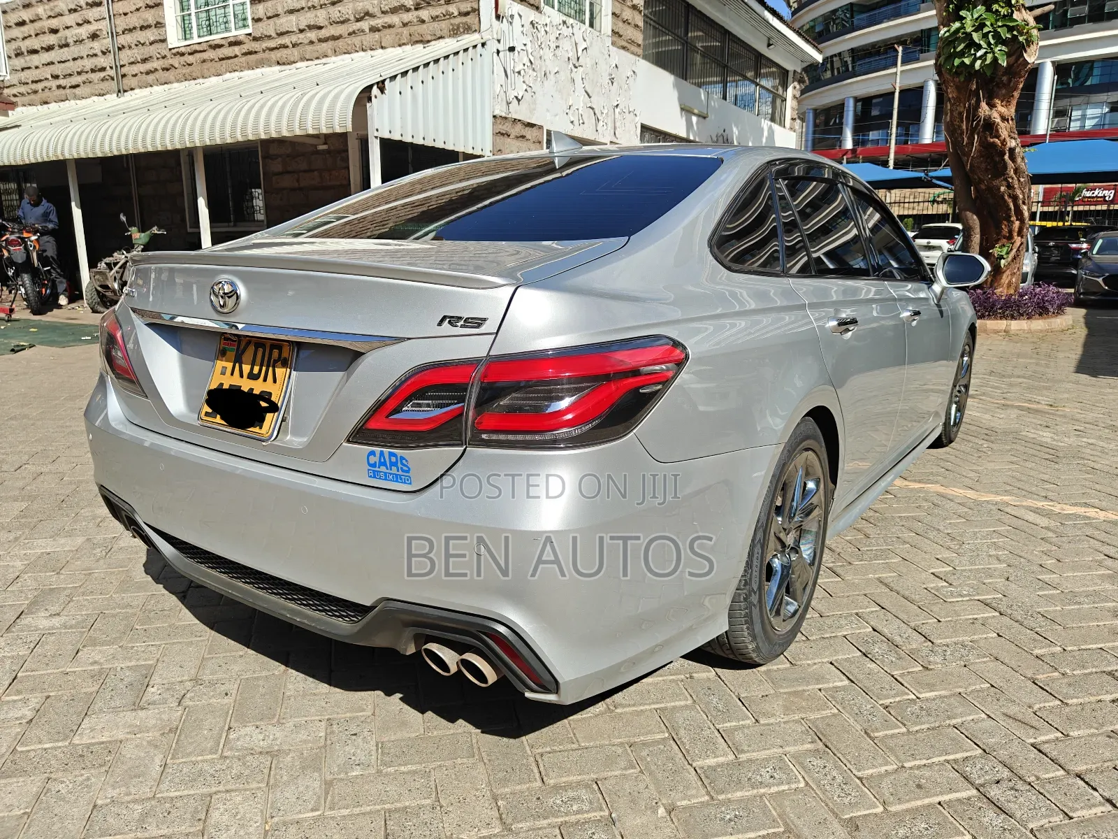 Toyota Crown 2018 Silver