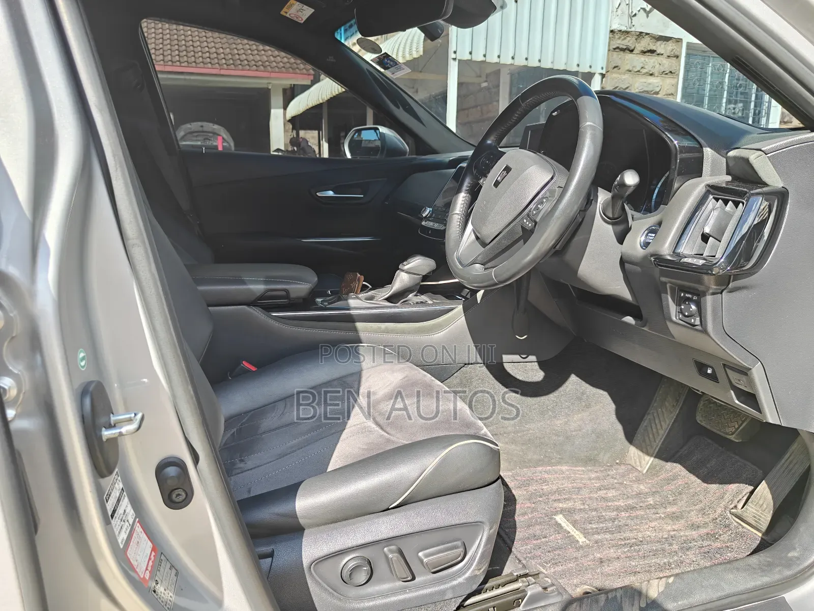 Toyota Crown 2018 Silver
