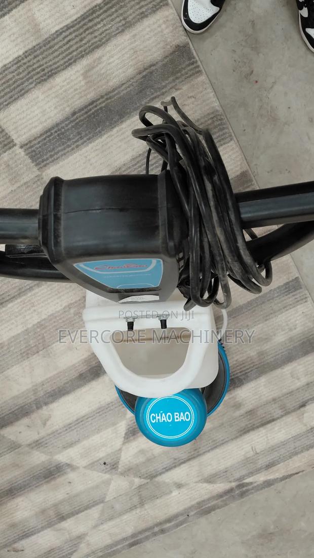 Heavy Duty Carpet Scrubbing Machine With Brush and Pad Holder. - thumbnail 2