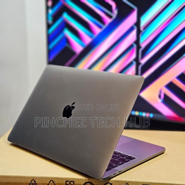 Laptop Apple MacBook Pro 2017 16GB Intel Core I7 SSD 512GB - main view