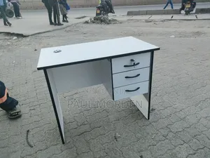 Spacious Laptop Table (0.9m)