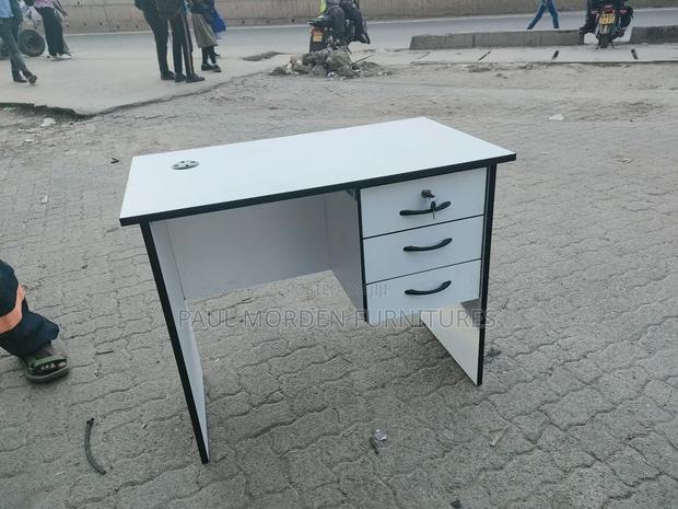 Spacious Laptop Table (0.9m) - thumbnail 2