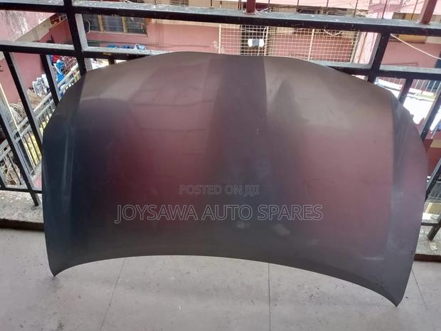 Toyota Auris 2010 Bonnet - main view