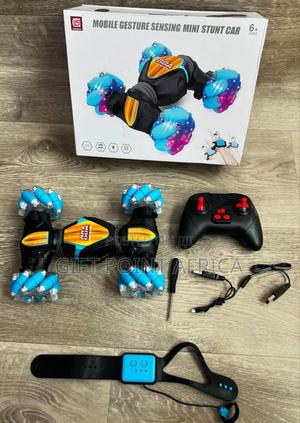 Rechargeable Mobile Gesture Sensing Mini Stunt Car For Kids - main view