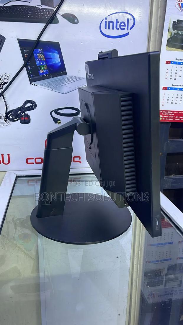 Desktop Computer Lenovo ThinkCentre 24 8GB Intel Core I5 SSD 256GB - thumbnail 3