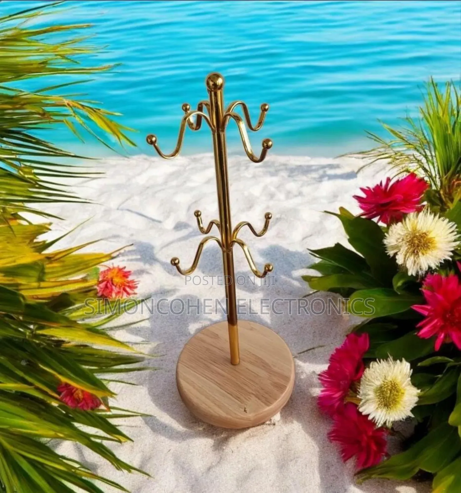 8 Slot Golden Cup Stand On A Bamboo Base