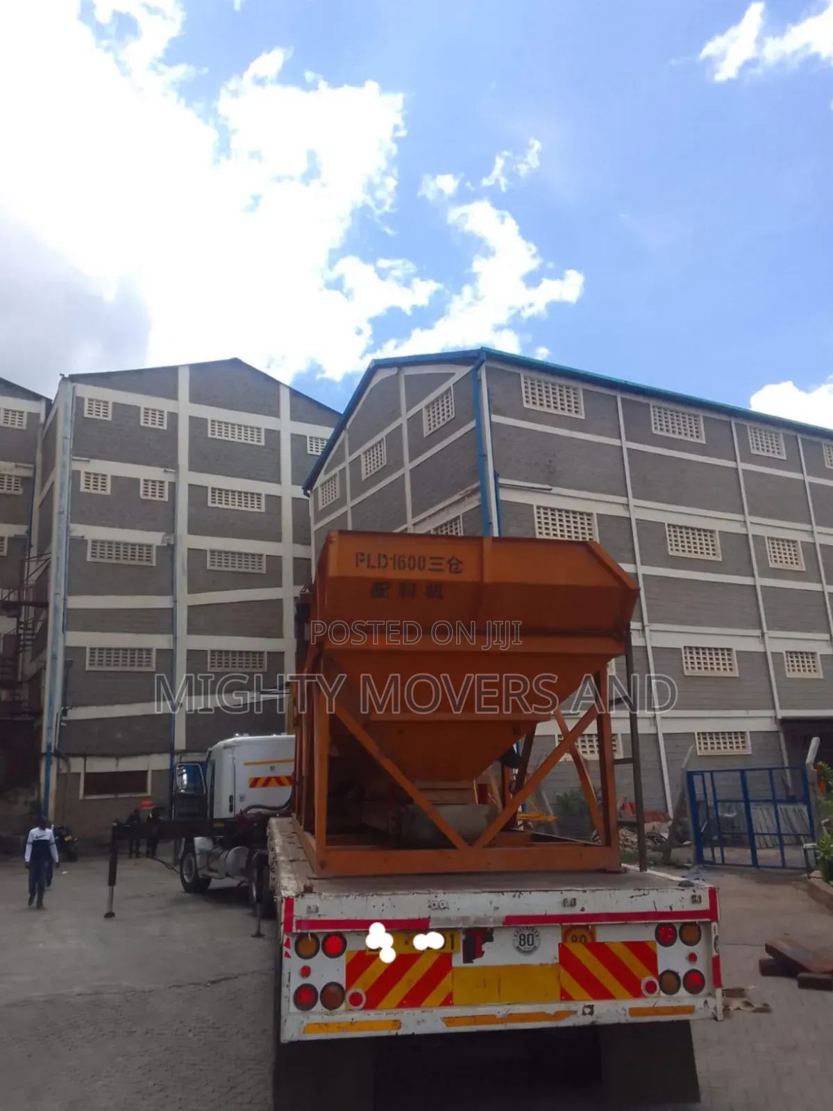 Transit Trailers With Uplifting Cranes Are Available