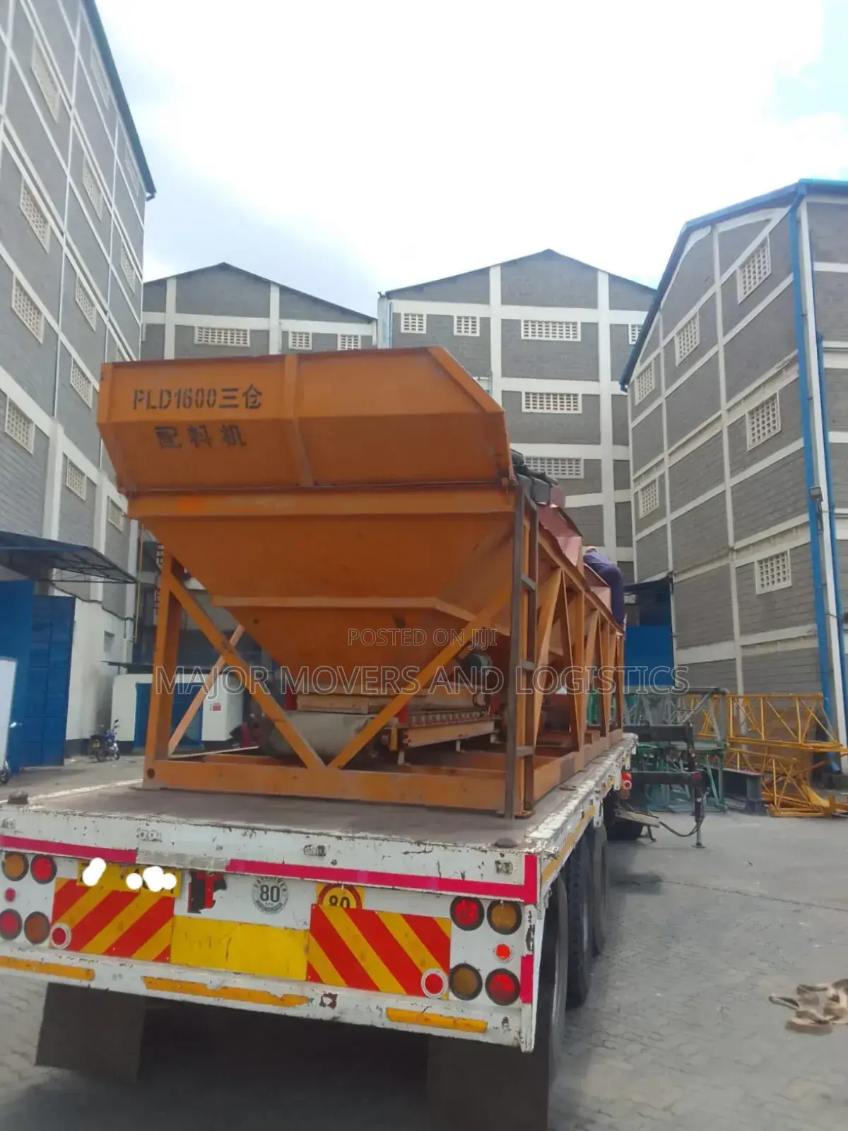 Transit Trailers With Uplifting Cranes Are Available