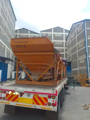 Transit Trailers With Uplifting Cranes Are Available
