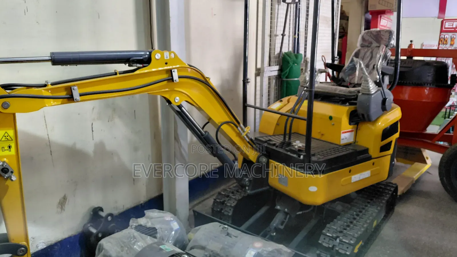 Commerial Powermac Diesel Crawler Excavator Machine.