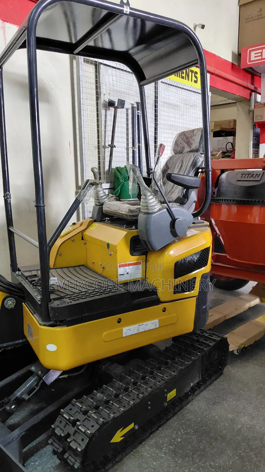 Commerial Powermac Diesel Crawler Excavator Machine.