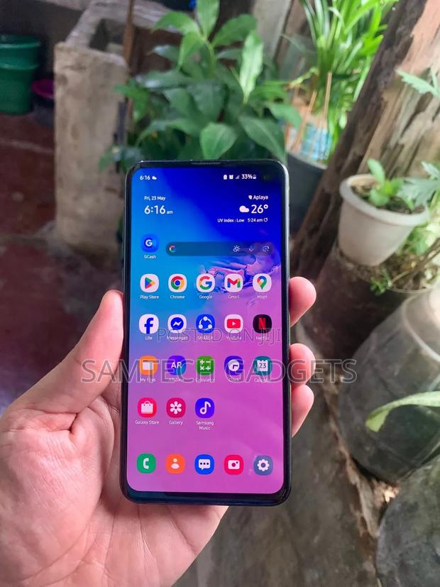 Samsung Galaxy S10e 128 GB Blue - main view