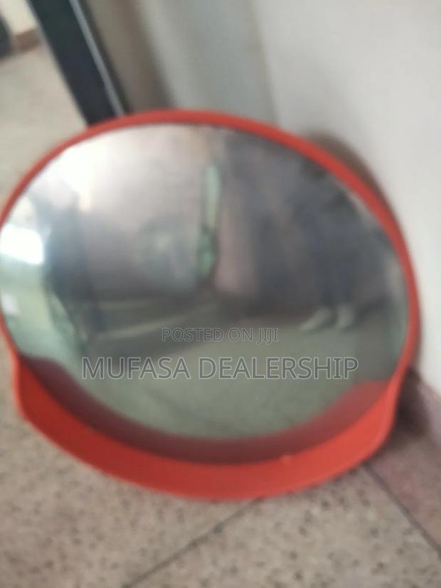800mm Round Convex Mirror - thumbnail 3