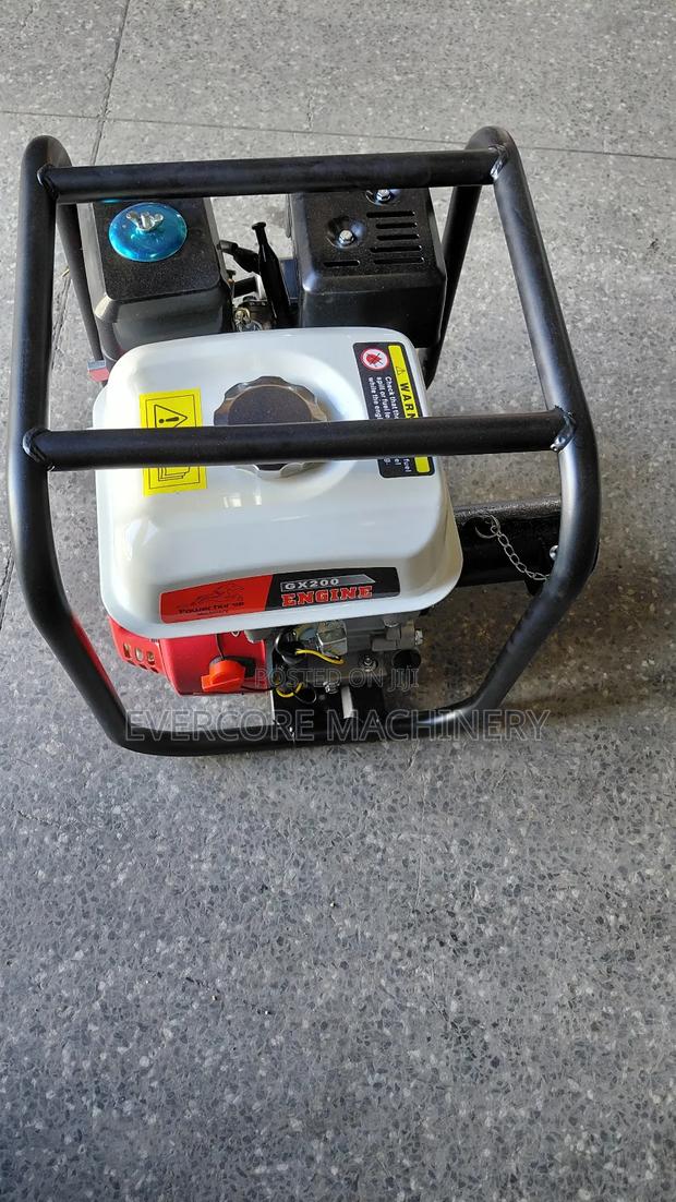 Heavy Dutypoker Vibrator Machine With Petrol Engine. - thumbnail 4