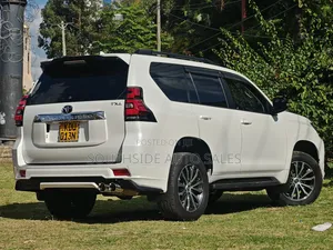 Toyota Land Cruiser Prado 2.7 2019 Pearl