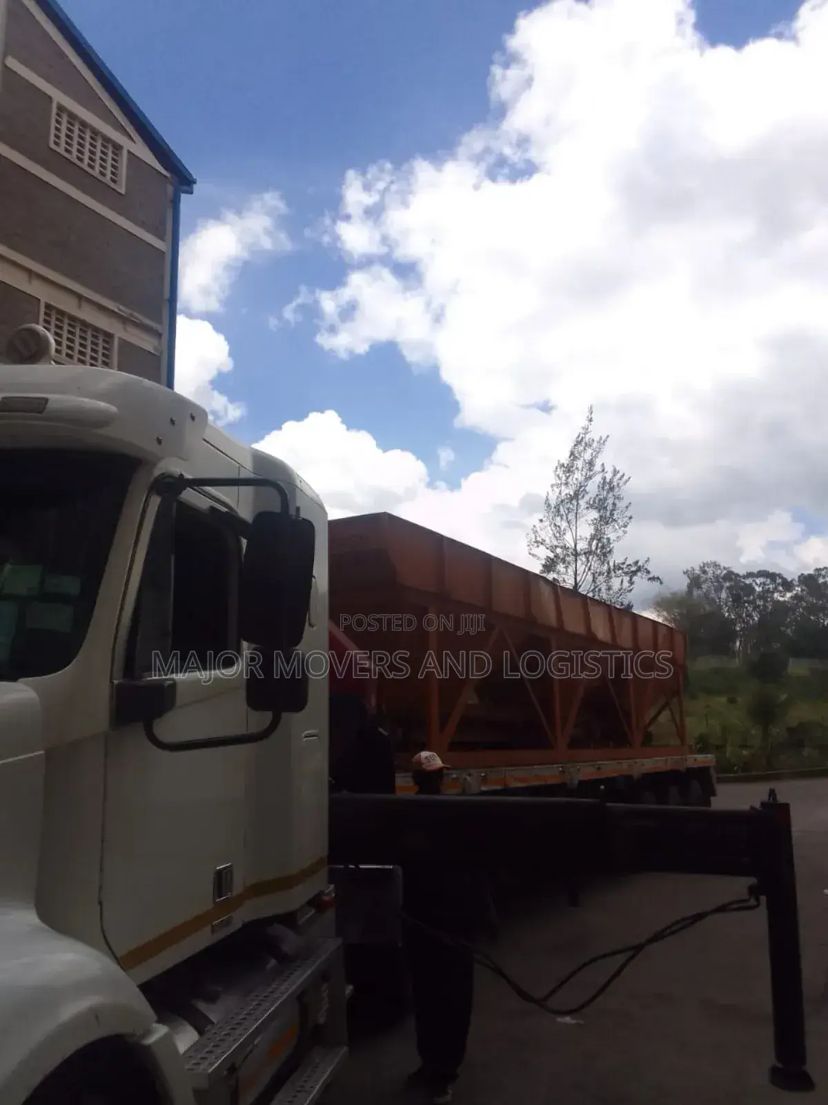 Trailer Cranes for Lifting and Transport Services Are Ready
