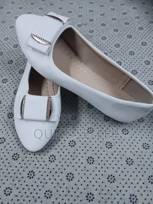 Quality Flat Heel Ladies Shoe 39/43