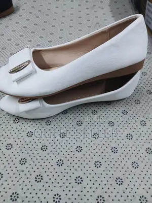 Quality Flat Heel Ladies Shoe 39/43