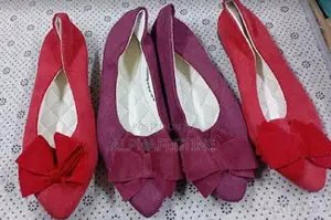 Pointed Bow Flat Closed-Toe Shoes