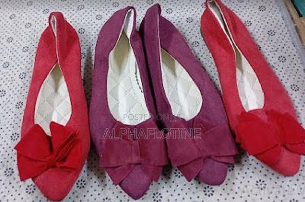 Pointed Bow Flat Closed-Toe Shoes