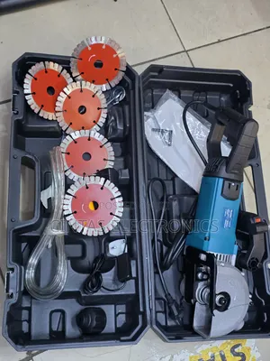 Makita Wall Chaser