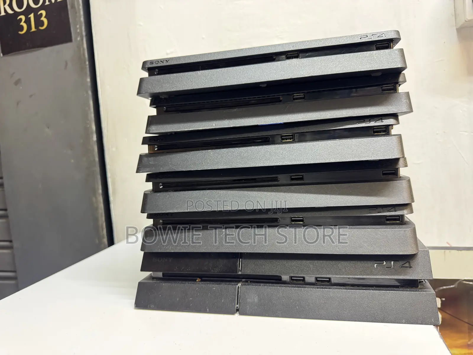 Ps4 Ex Uk Consoles Chipped With 8 Games (Fc26 Included )