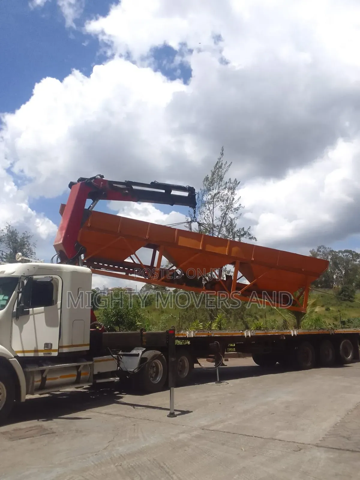 Transit Trailers With Crane for Lifting Are Accessible