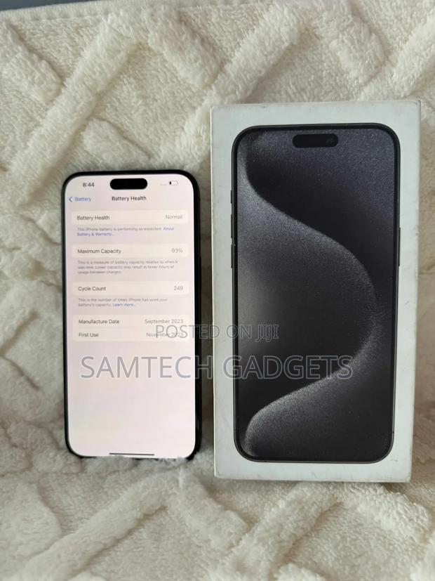 Apple iPhone 15 Pro Max 256 GB Black - thumbnail 3