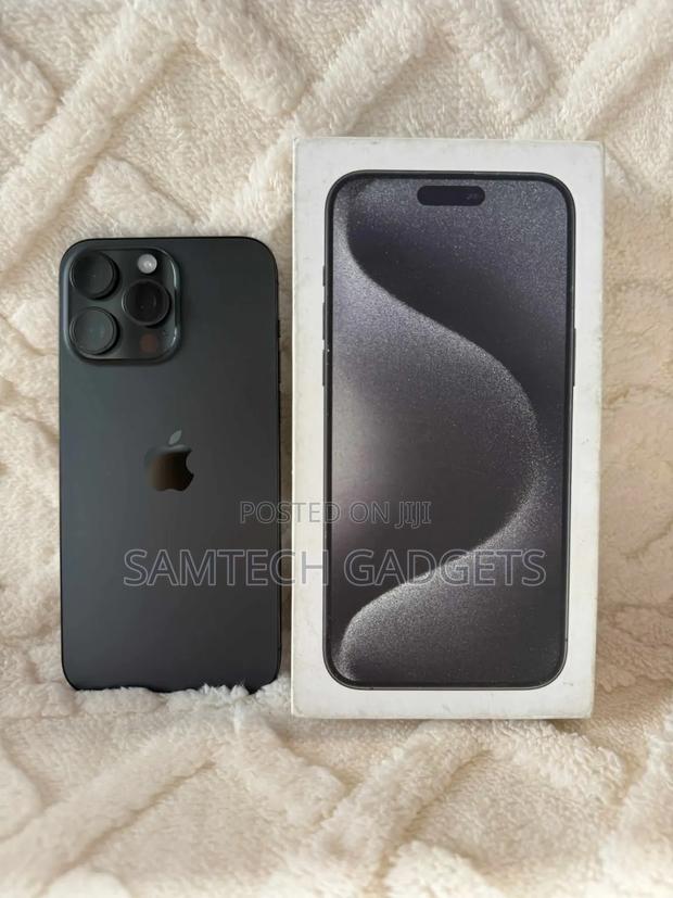 Apple iPhone 15 Pro Max 256 GB Black - thumbnail 4