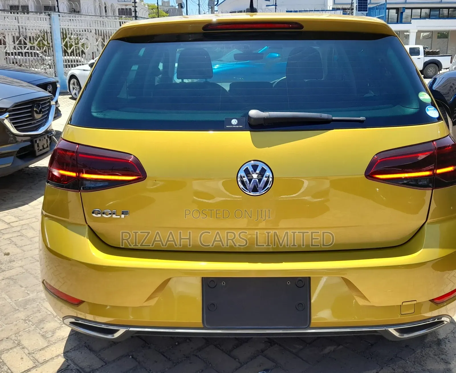 Volkswagen Golf 2018 Gold