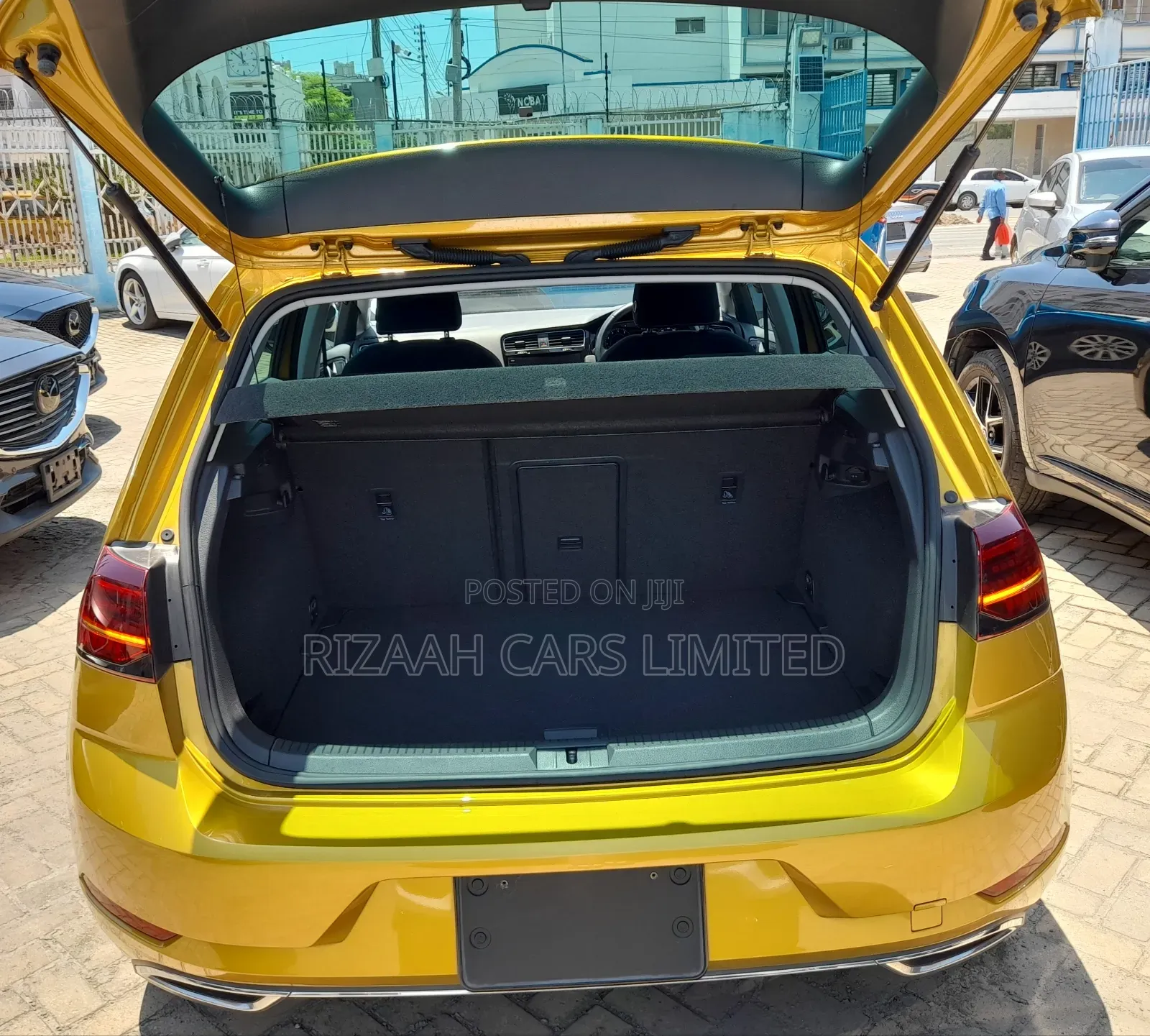 Volkswagen Golf 2018 Gold