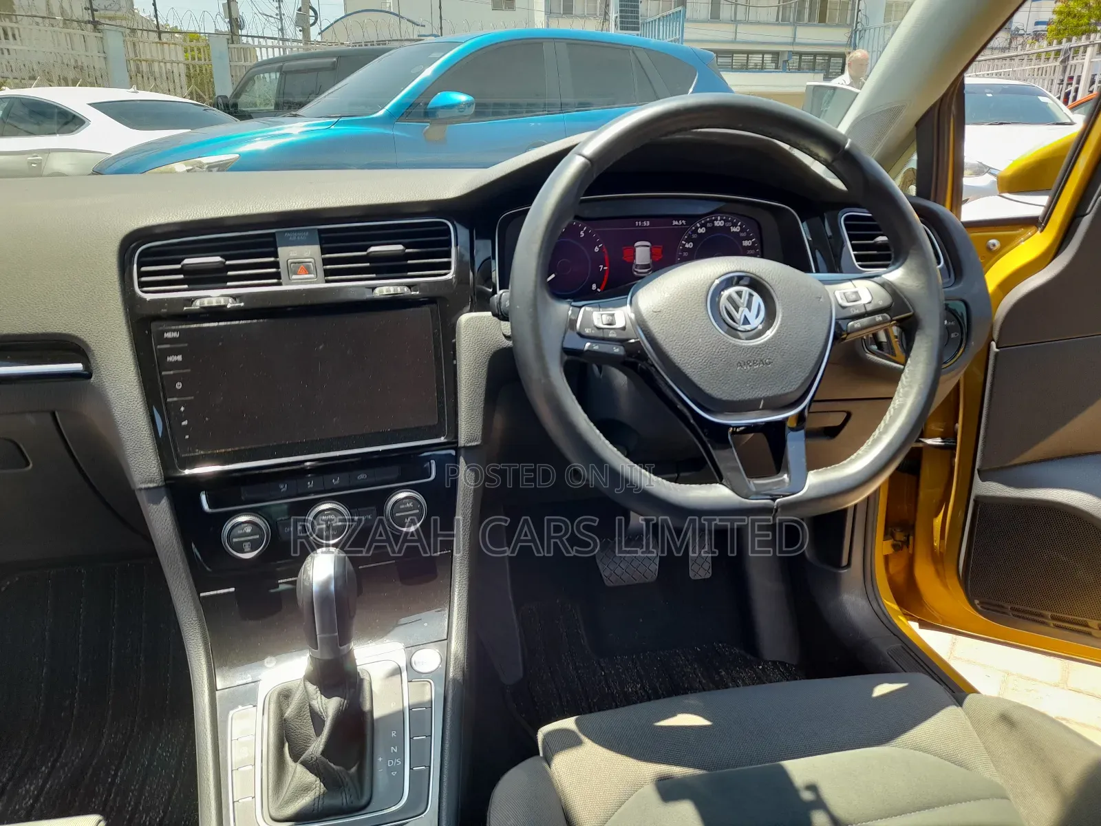 Volkswagen Golf 2018 Gold
