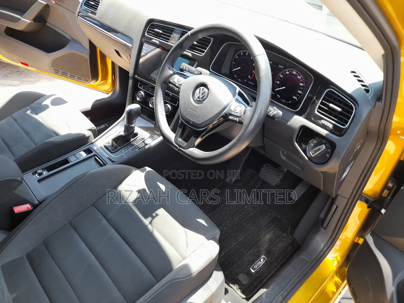 Volkswagen Golf 2018 Gold