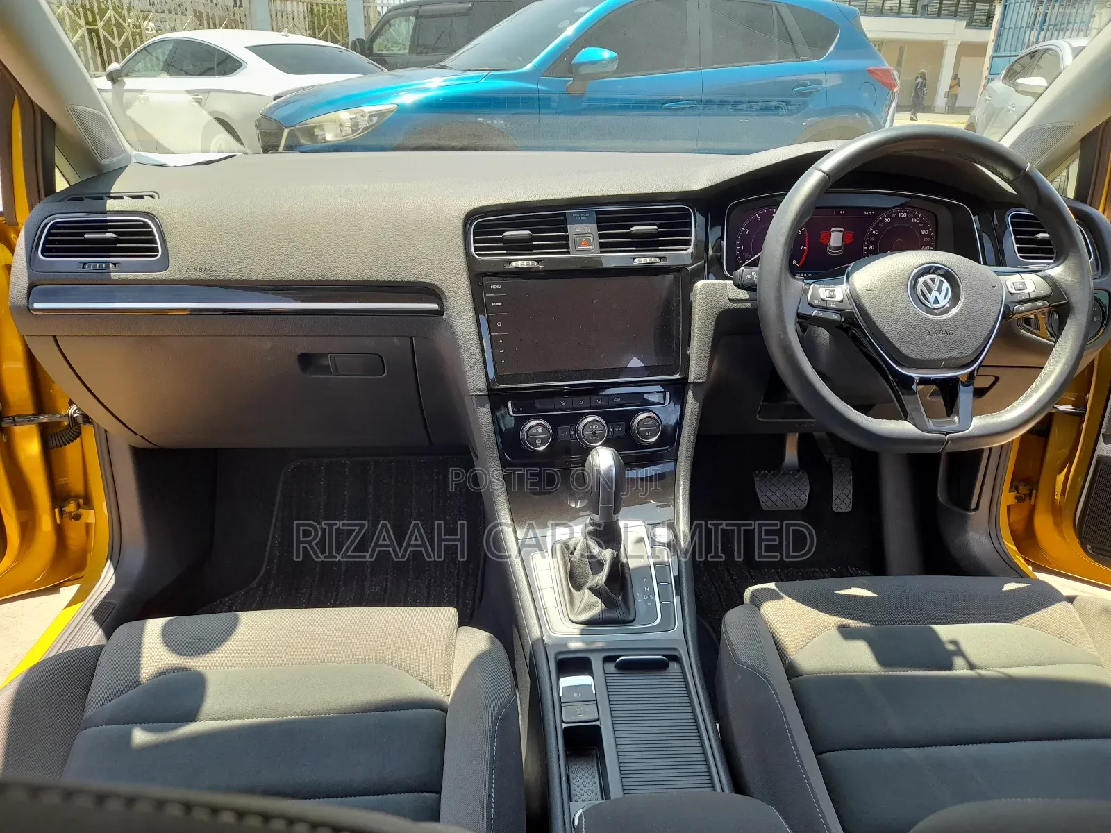 Volkswagen Golf 2018 Gold