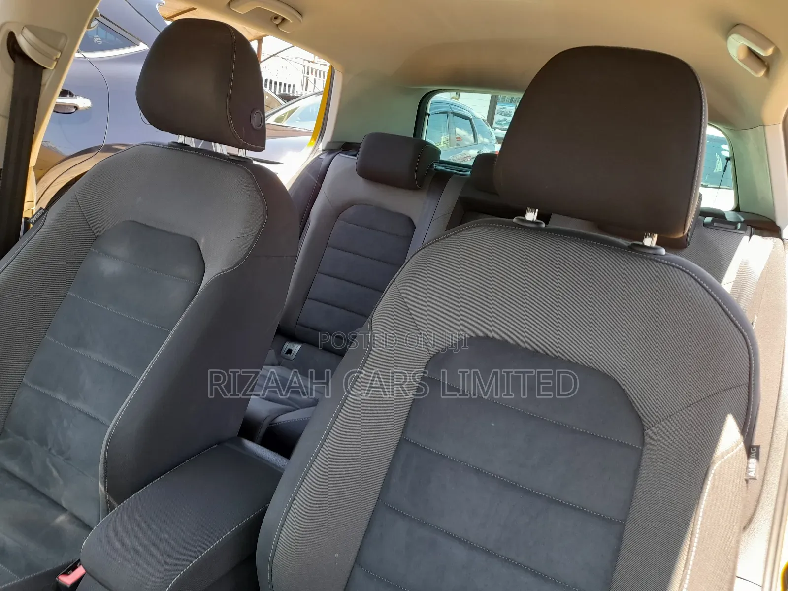 Volkswagen Golf 2018 Gold