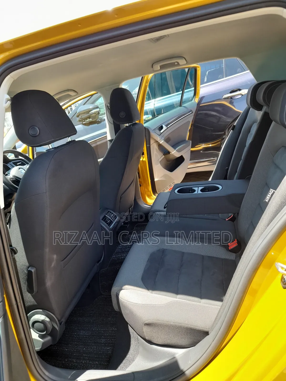 Volkswagen Golf 2018 Gold