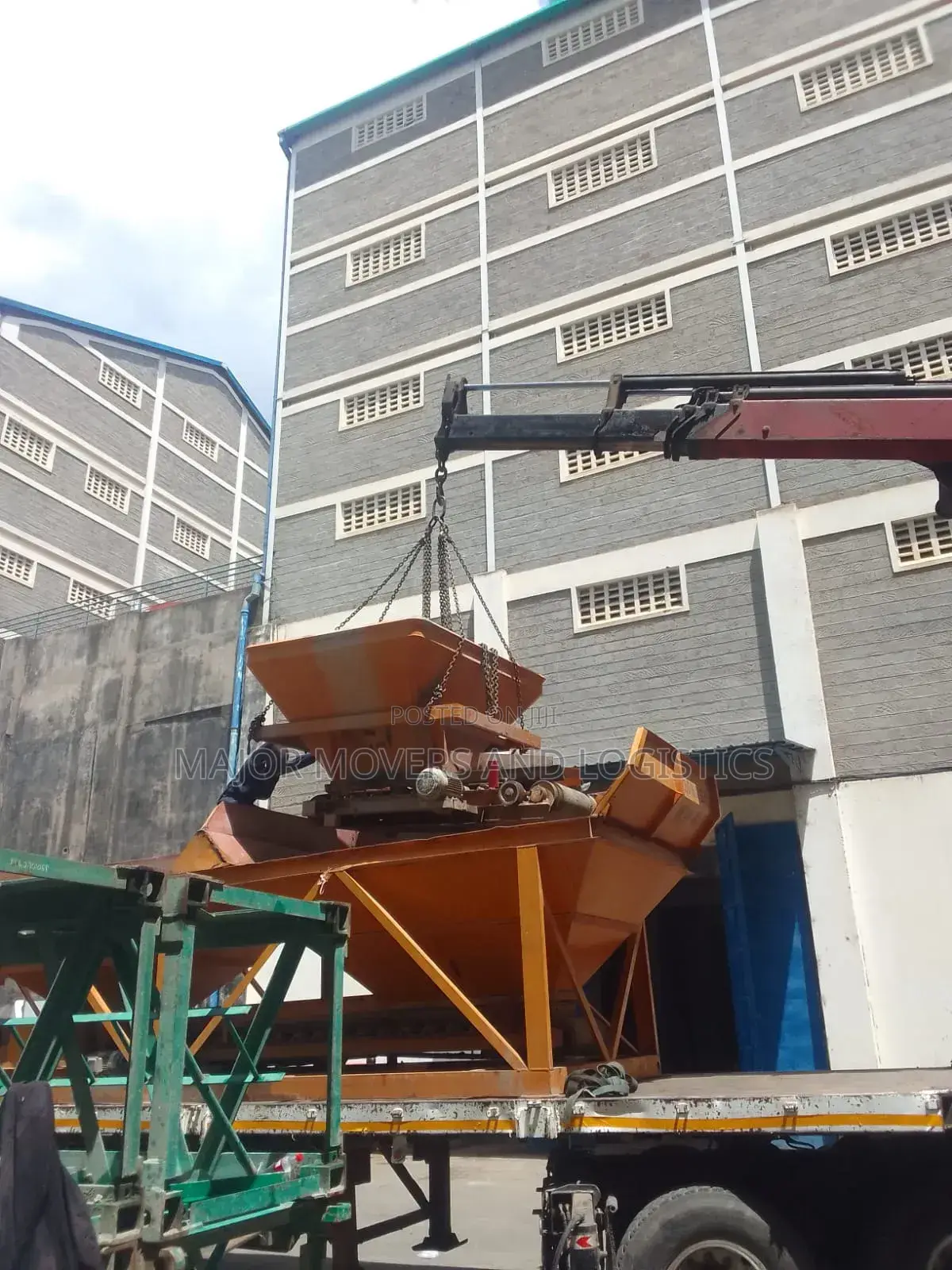 Transit Trailers With Cranes Are Ready for Errands and Logistics