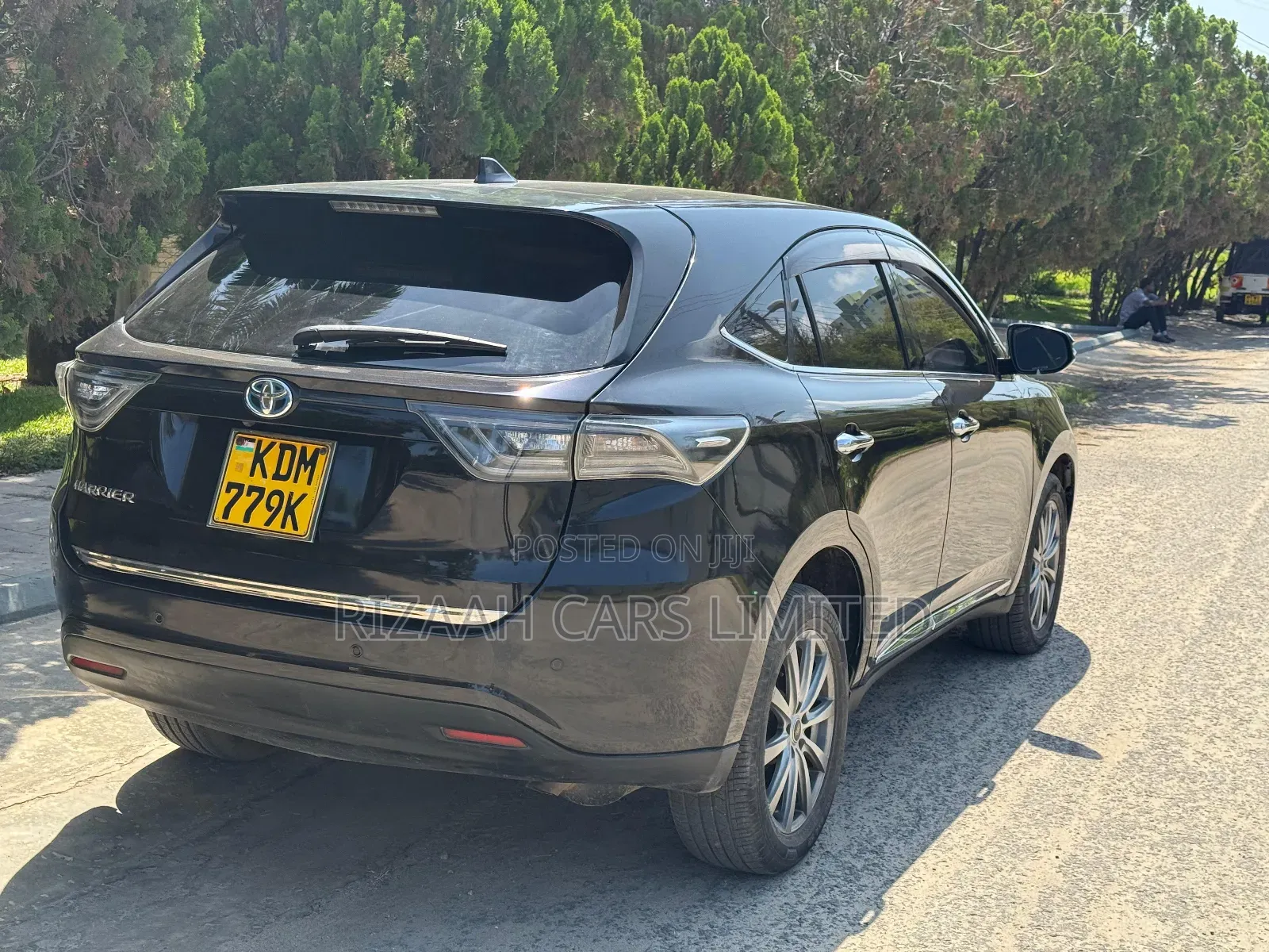 Toyota Harrier 2.0 2017 Black