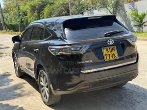 Toyota Harrier 2.0 2017 Black