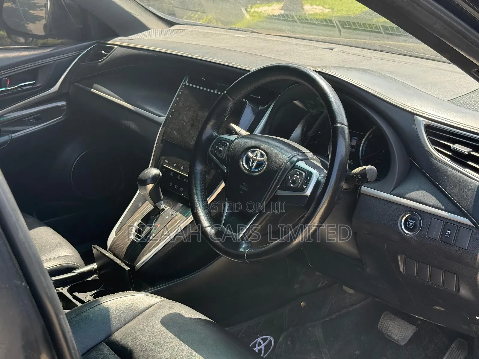 Toyota Harrier 2.0 2017 Black
