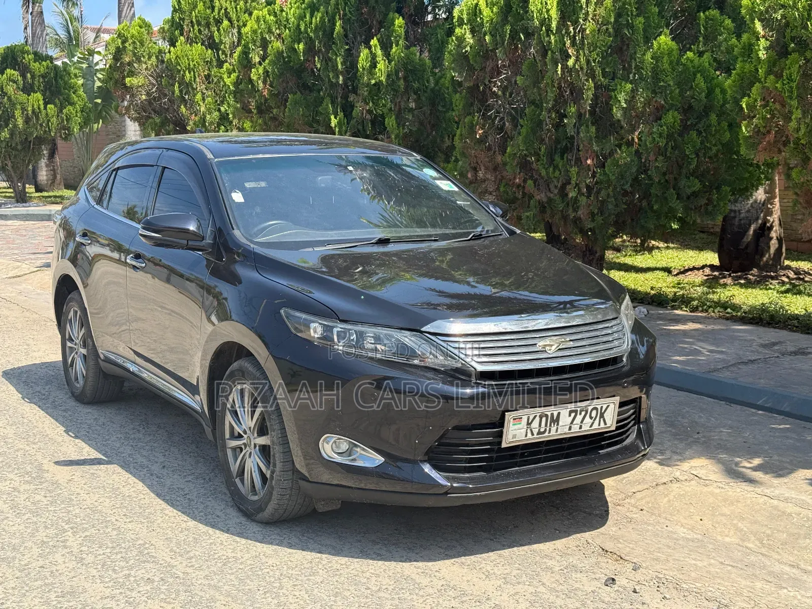 Toyota Harrier 2.0 2017 Black