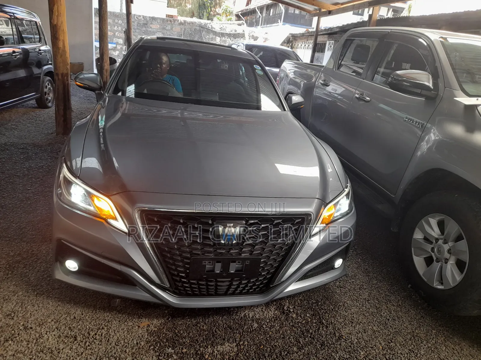 Toyota Crown 2018 Silver
