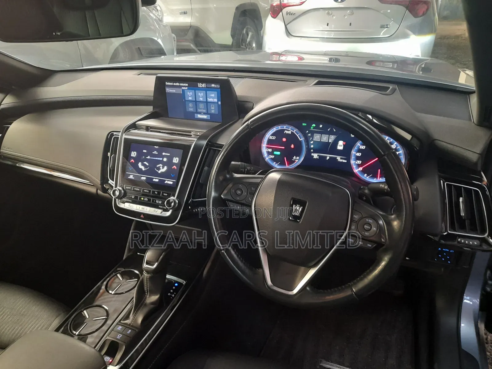 Toyota Crown 2018 Silver
