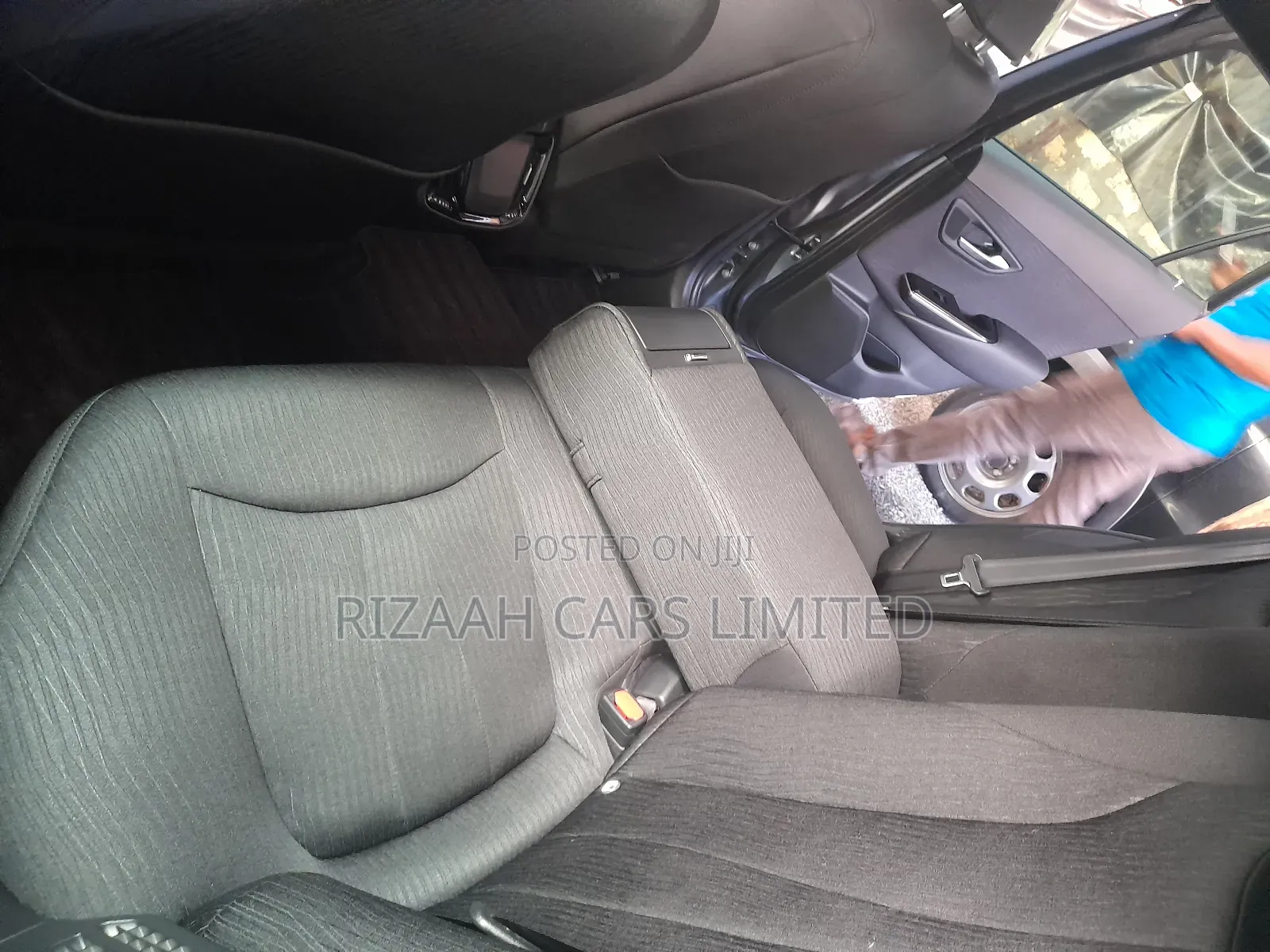 Toyota Crown 2018 Silver