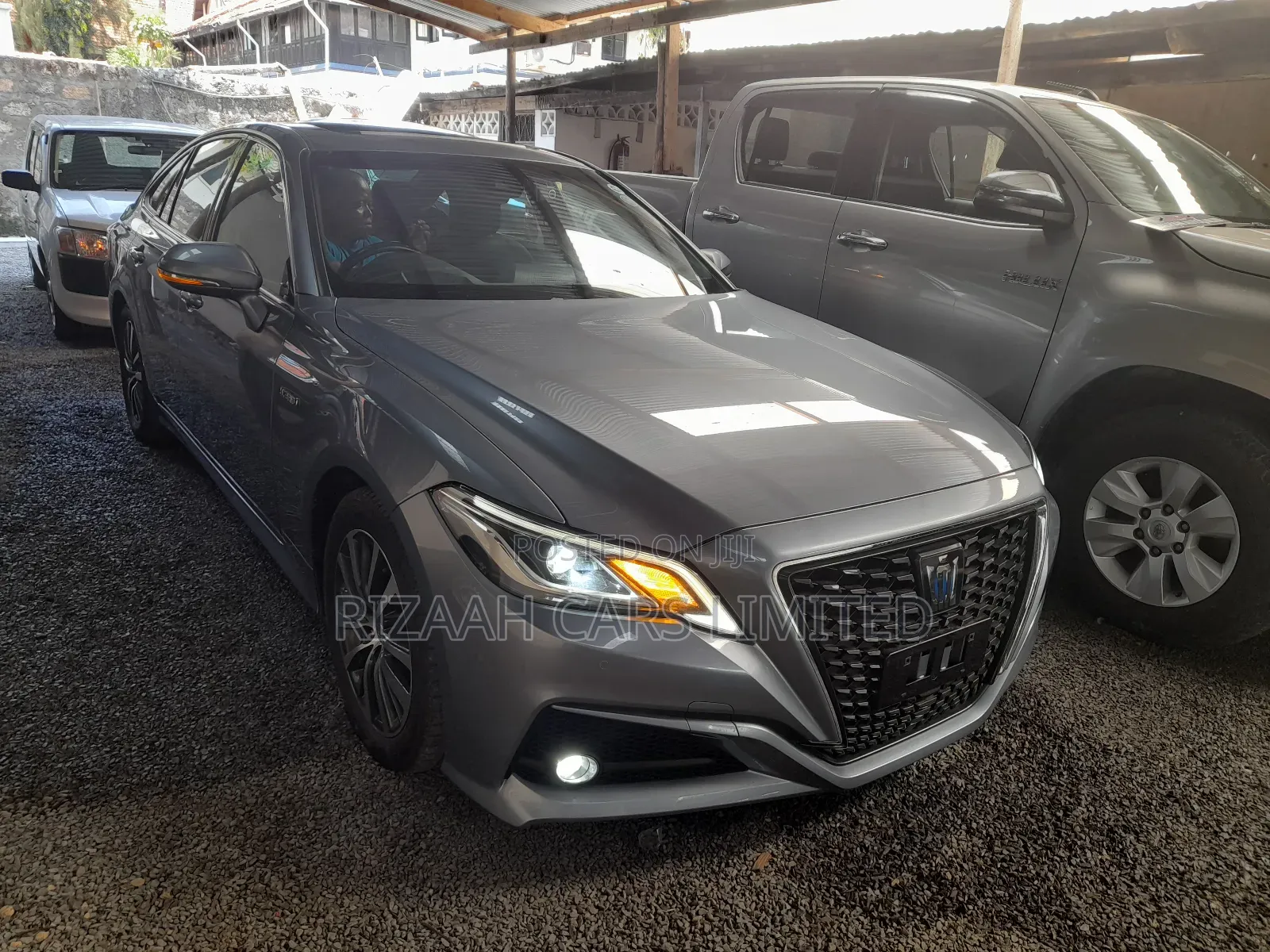 Toyota Crown 2018 Silver