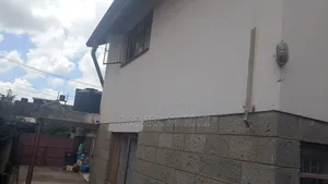 100 by 50 With 5 Bedrooms South C